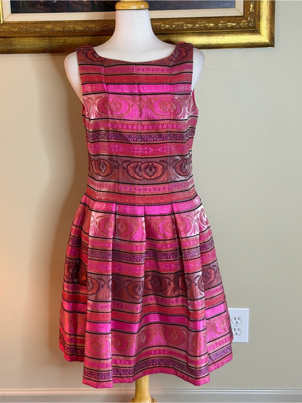 Leslie Fay| Size 8 Fuchsia Patterned Fit-and-Flare Dress